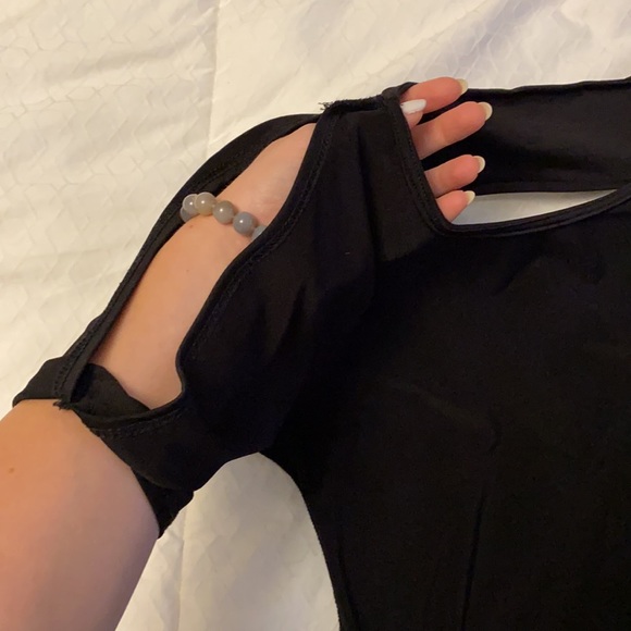 Black Guess top - Picture 3 of 4